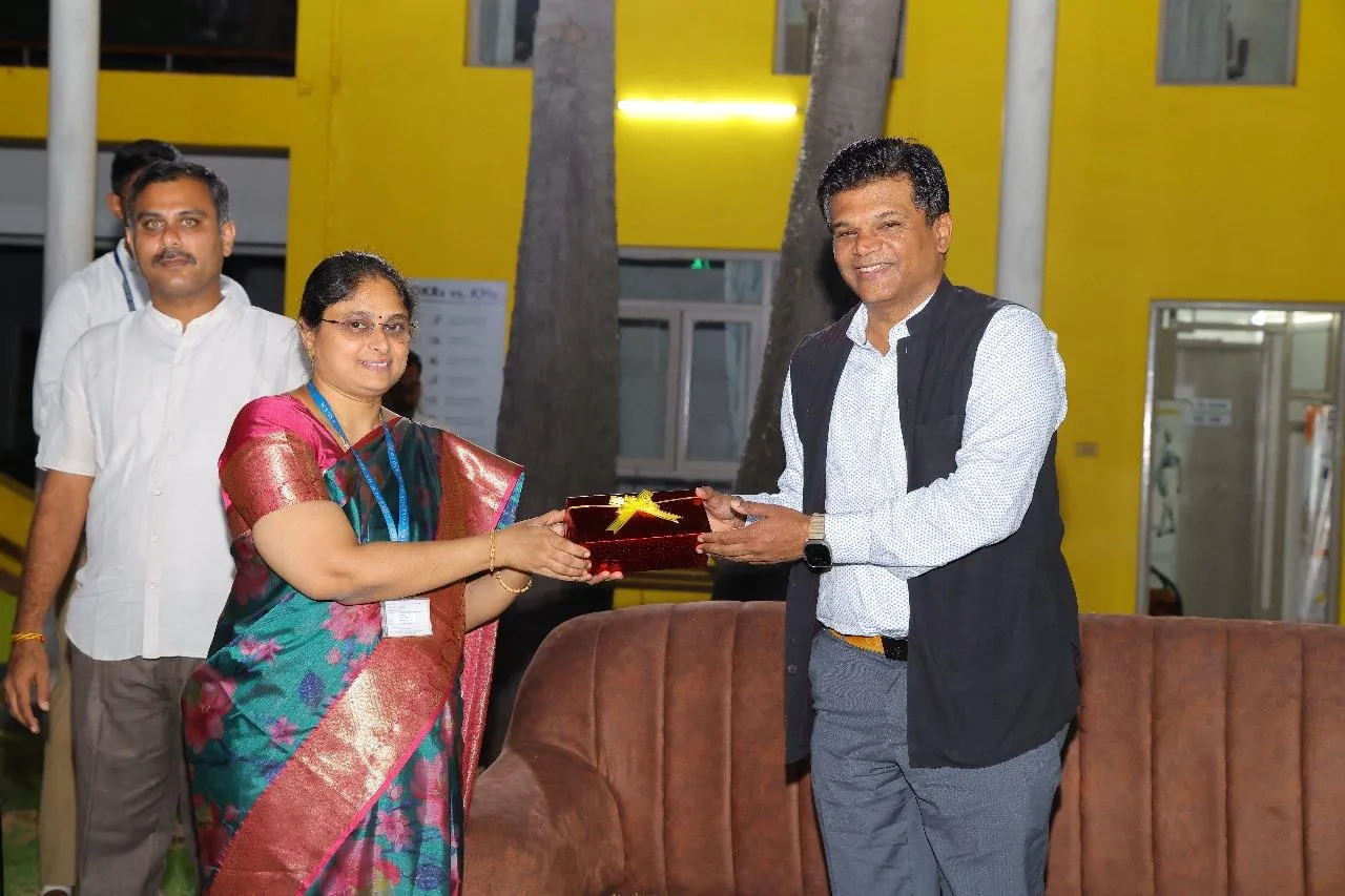 Unlocking Potential: Mr. Thyagu Valliappa’s Leadership Insights at the Lights On Program - gallery 2